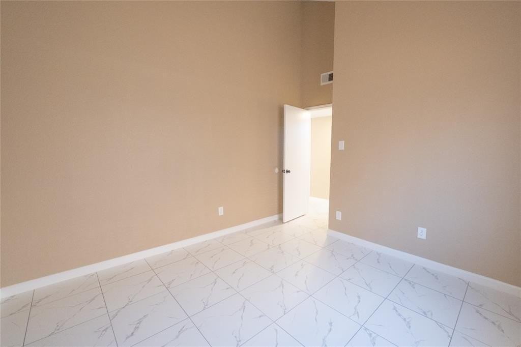 8405 Ohara Ln - Photo 4 of 26