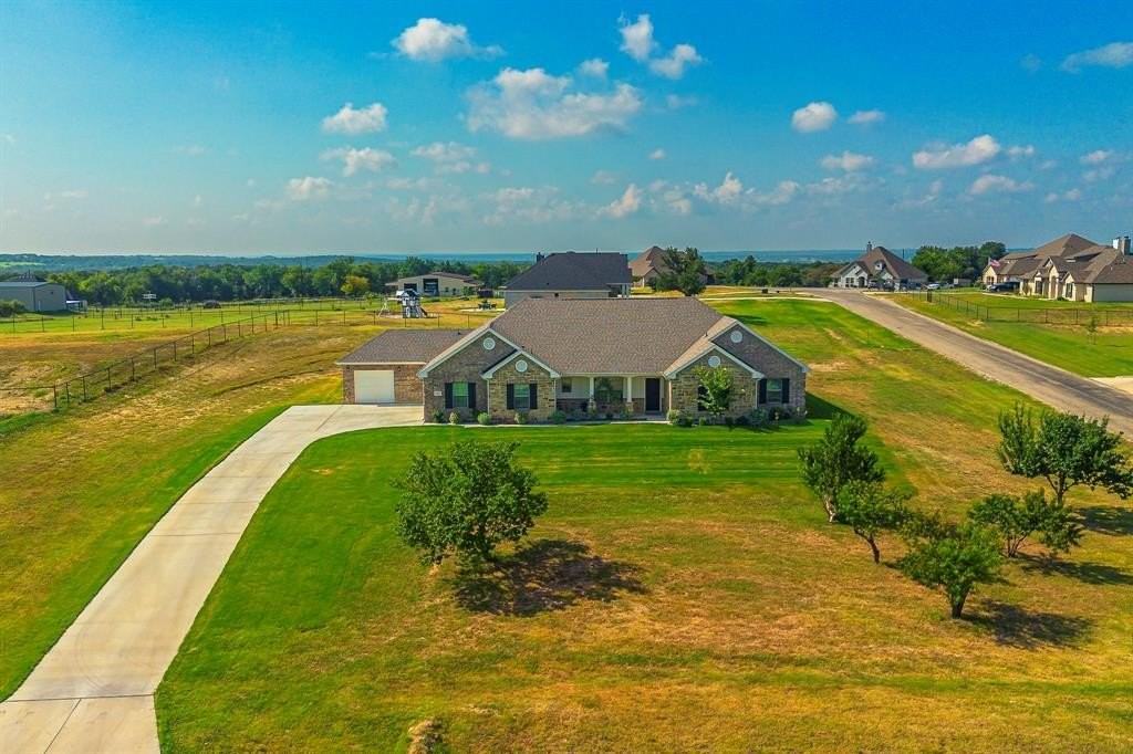 105 Kathy Stephens Ave - Photo 2 of 40