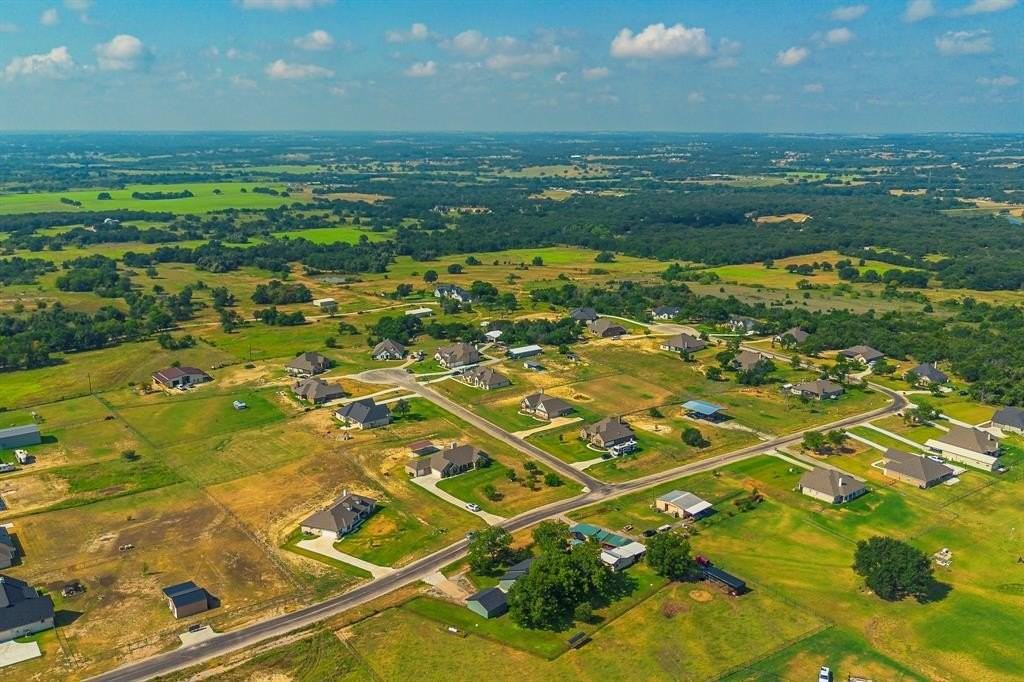 105 Kathy Stephens Ave - Photo 5 of 40