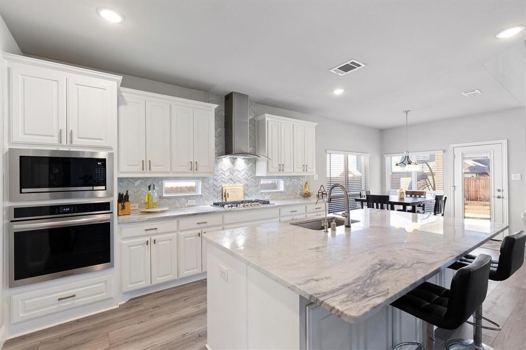 1412 Summer Ln - Photo 7 of 40