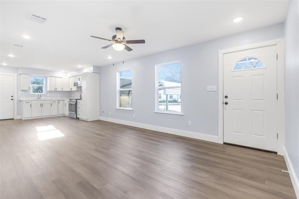 401 Miller St - Photo 5 of 26