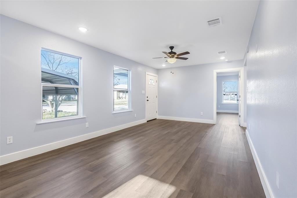 401 Miller St - Photo 6 of 26