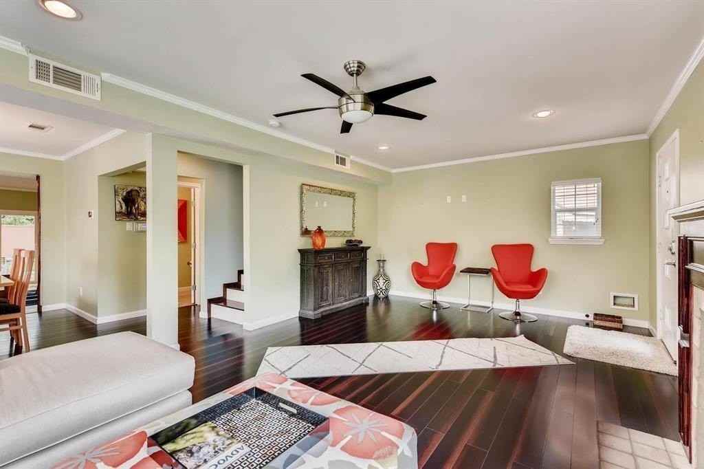 5202 Pershing St - Photo 3 of 23