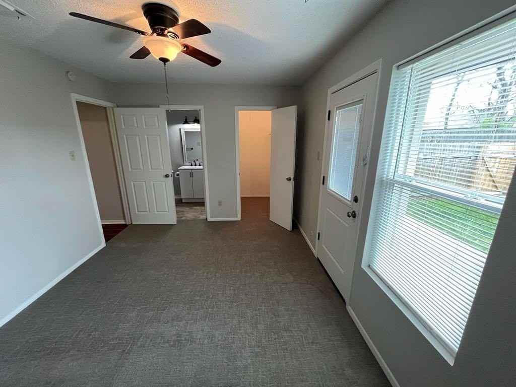 4919 Lovell Ave #4919 - Photo 5 of 10