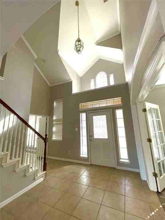 322 Suncreek Dr - Photo 3 of 17