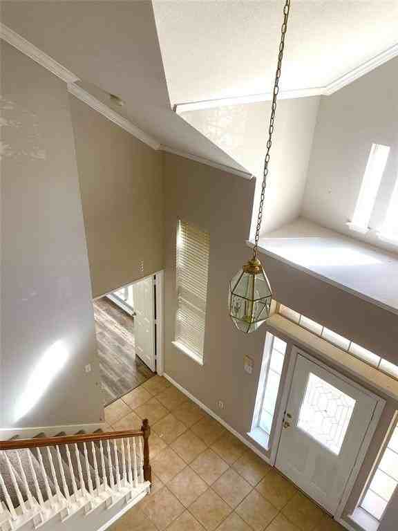 322 Suncreek Dr - Photo 5 of 17