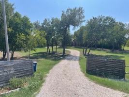 featured image of 1323 E College St