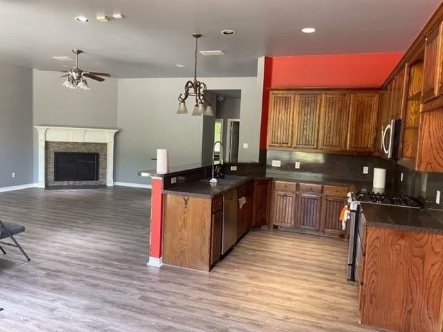 1323 E College St - Photo 3 of 39