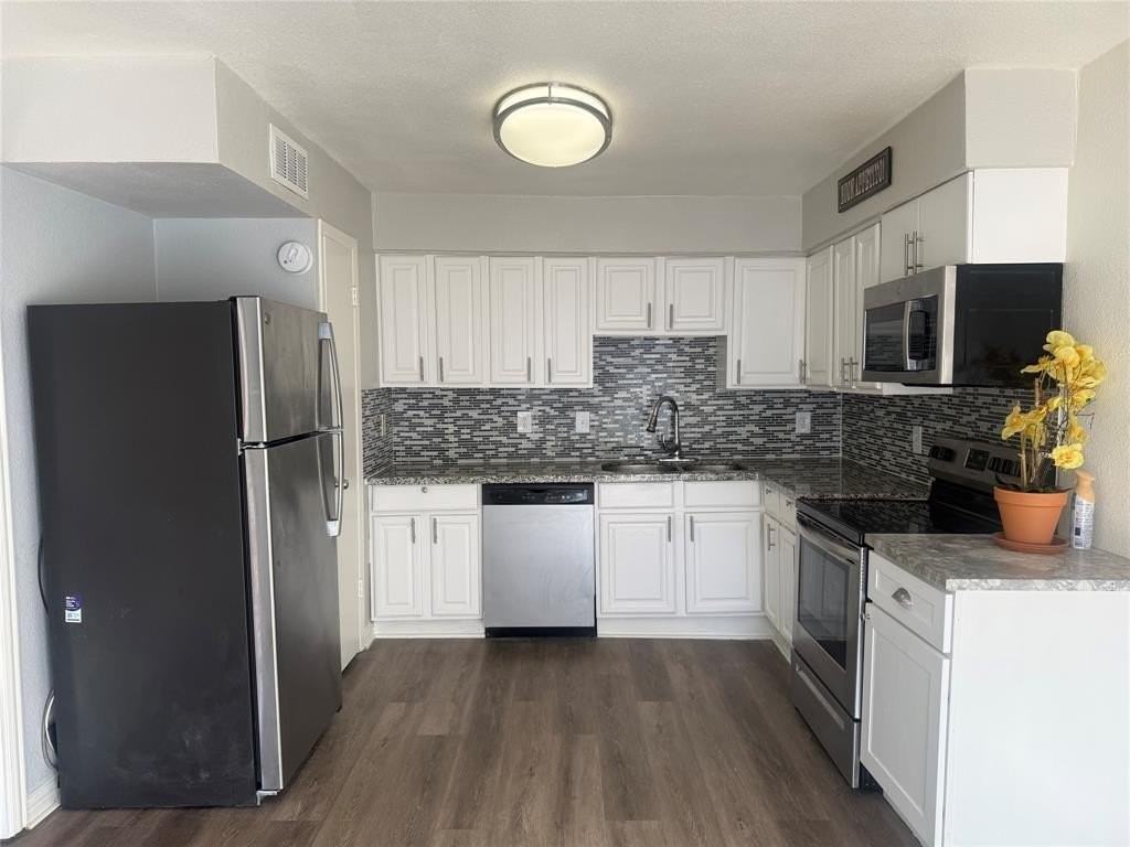 4401 Tophill Ln - Photo 2 of 12