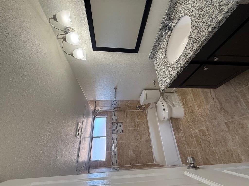 4401 Tophill Ln - Photo 7 of 12