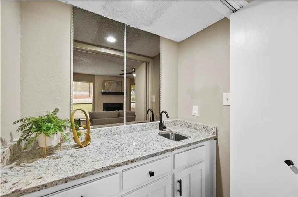 2401 Long Ridge Ln - Photo 6 of 22