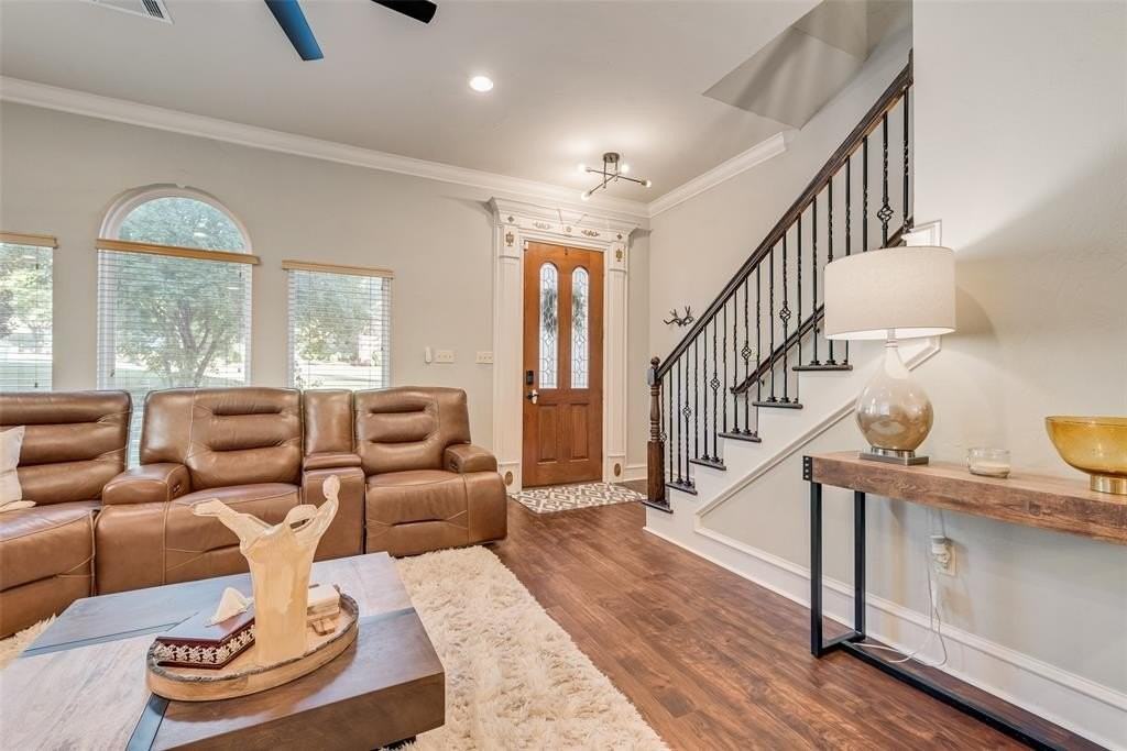 114 Mischief Ln - Photo 5 of 40