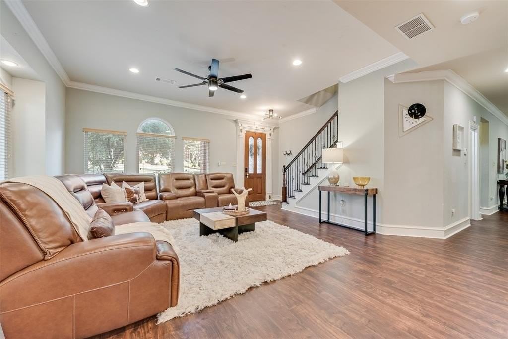 114 Mischief Ln - Photo 6 of 40