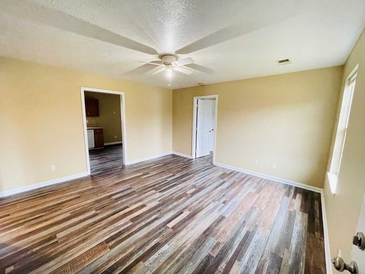 258 Old Ford Rd - Photo 3 of 24