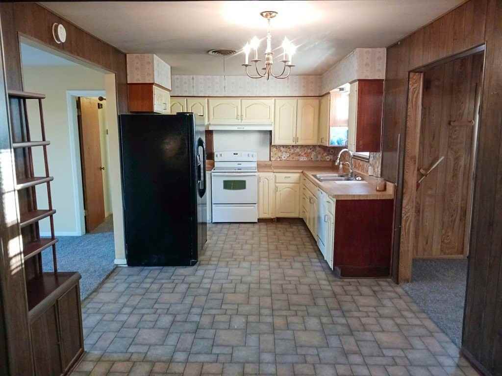 1208 E 56th St - Photo 4 of 14