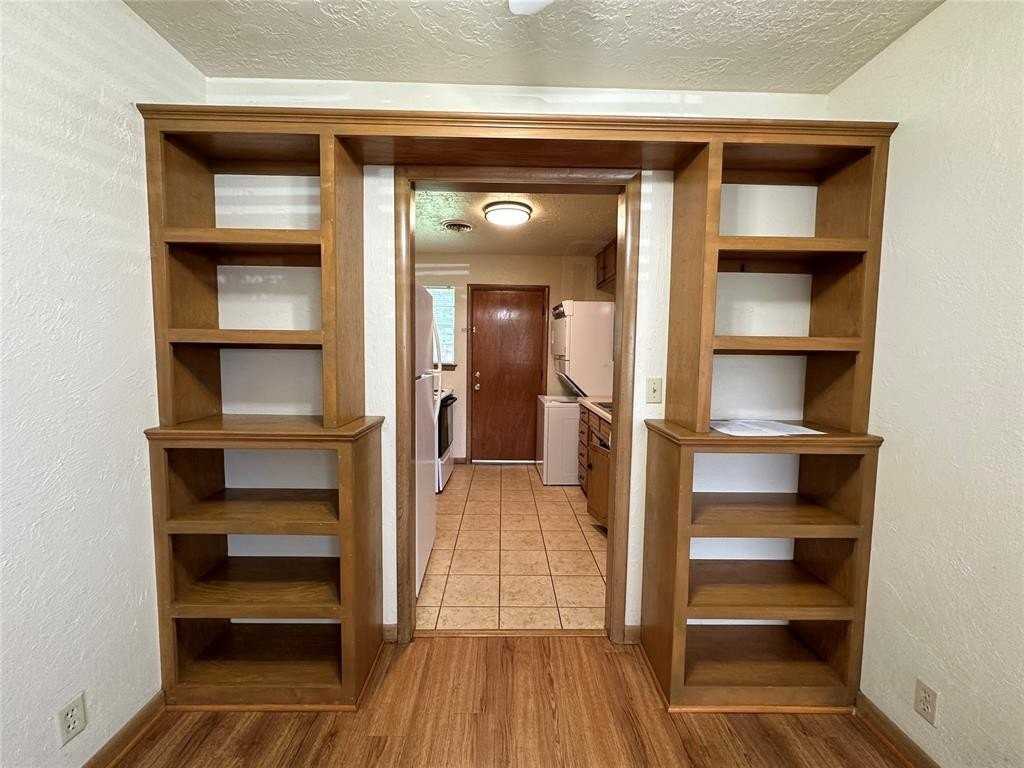 2031 Delaware Ln - Photo 5 of 13