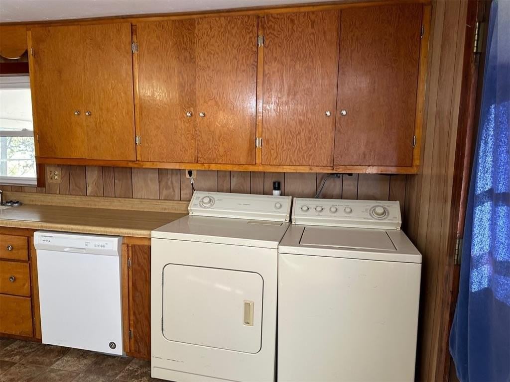 1424 S Academy Rd - Photo 5 of 20