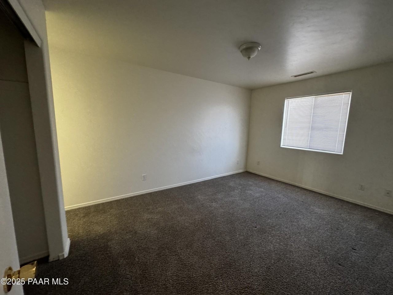 3335 N Yavapai Ct #B - Photo 2 of 11