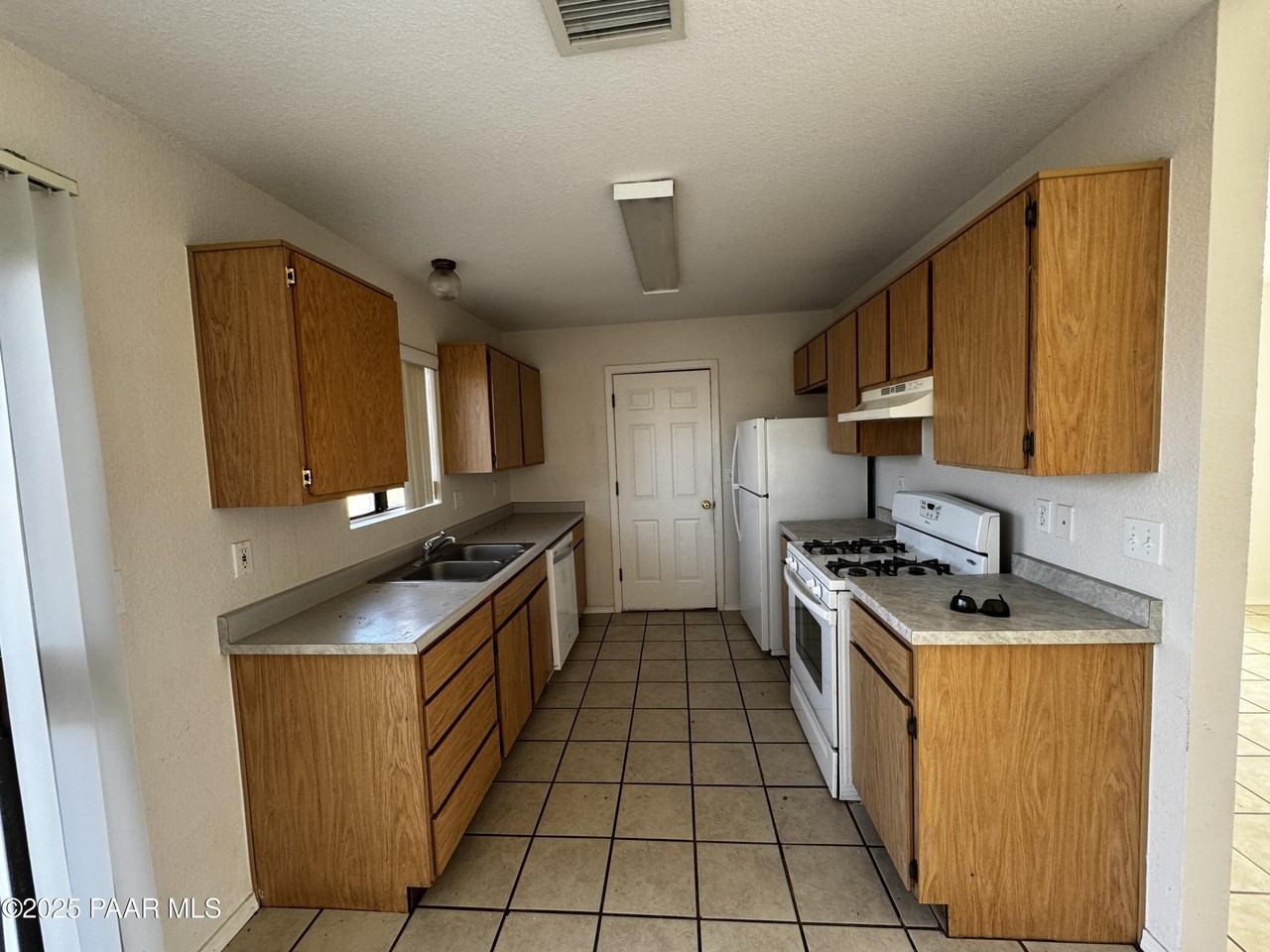 3812 N Tani Rd Apt C #C - Photo 4 of 10