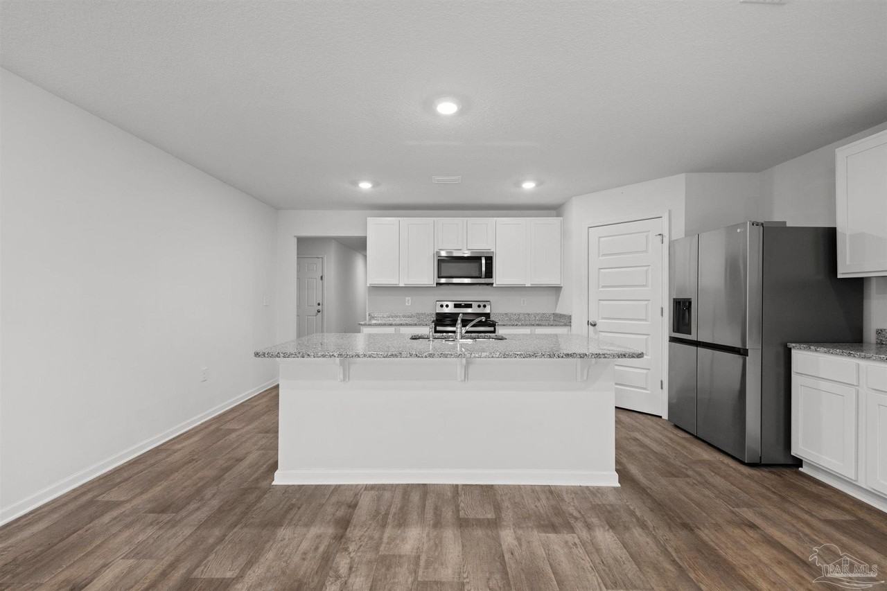 7349 Lakeside Oak Ct - Photo 7 of 37