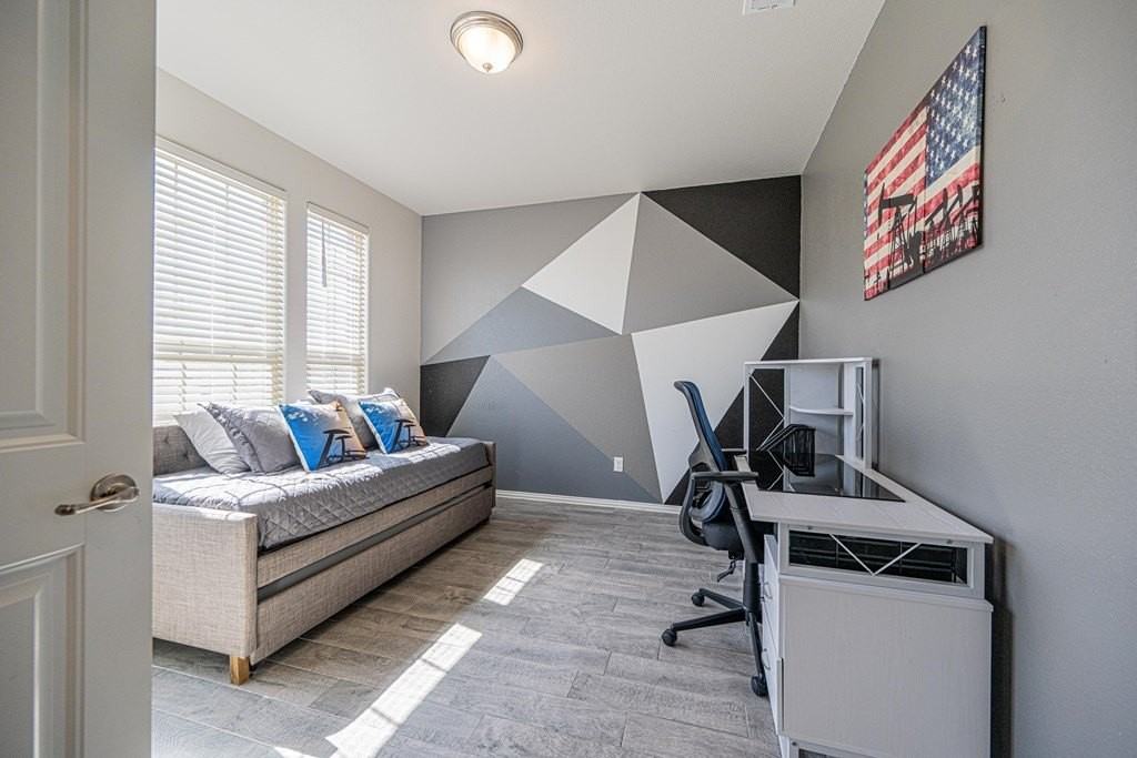 5501 Westin Dr - Photo 2 of 26