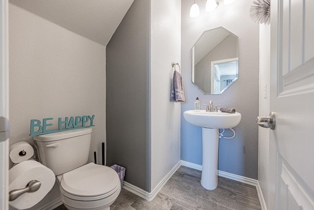 5501 Westin Dr - Photo 6 of 26