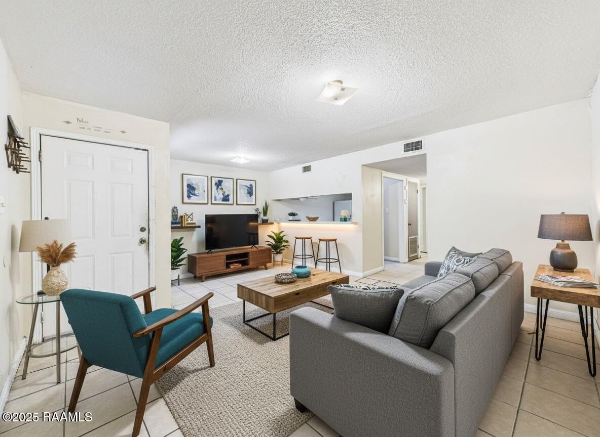 102 N Marigny Cir #C - Photo 2 of 13