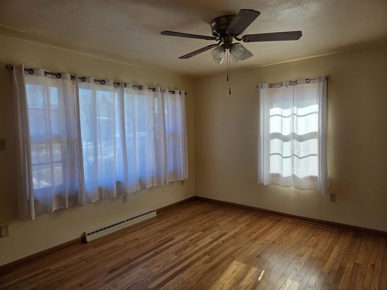 2311 26th St - Photo 3 of 14