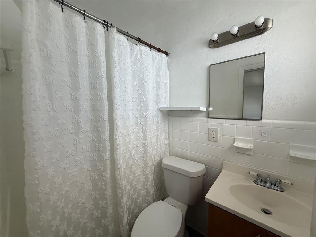 1441 Miami Rd #1 - Photo 7 of 11