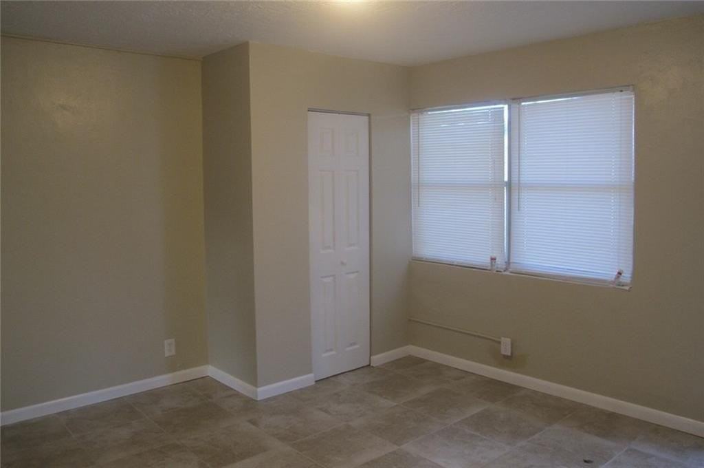 93 Ne 7th Ct #1 - Photo 4 of 6