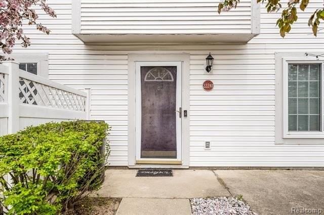 22241 Atlantic Pointe - Photo 2 of 19