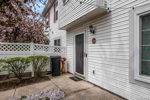 22241 Atlantic Pointe - Photo 3 of 19