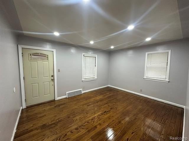 7785 Mettetal St - Photo 3 of 11