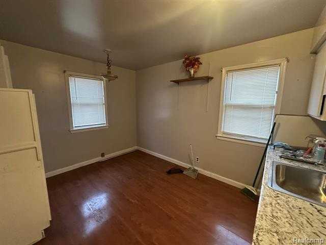 7785 Mettetal St - Photo 7 of 11