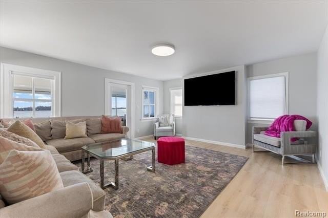 3733 Lake Front St - Photo 5 of 25