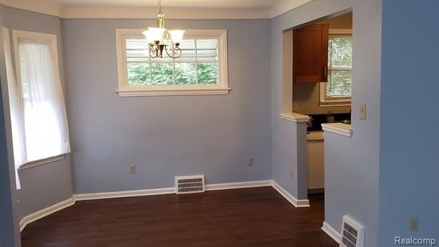 1261 Pearson St - Photo 5 of 38