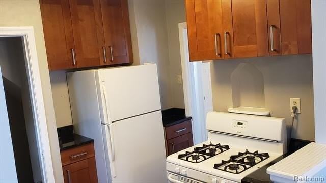 1261 Pearson St - Photo 7 of 38