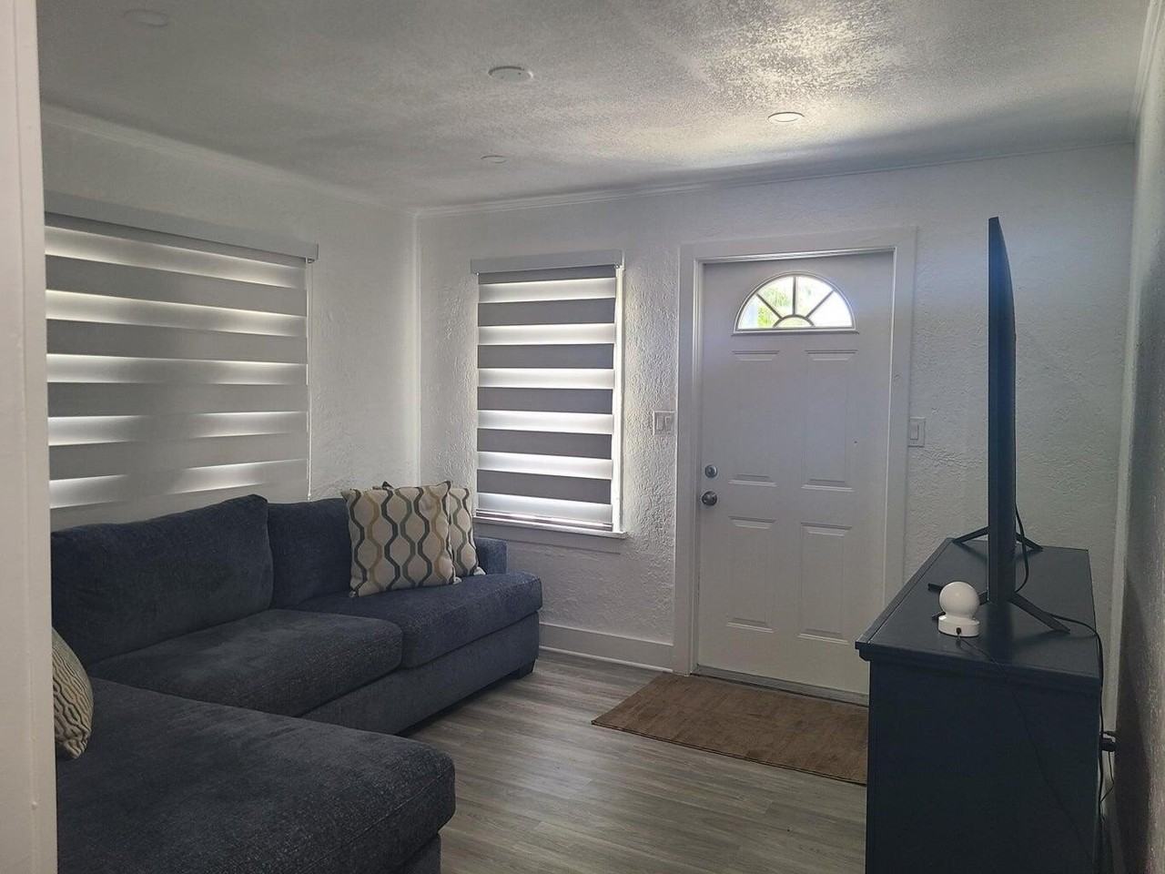 515 49th St - Photo 3 of 17