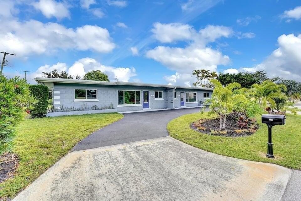 208 Nw 1st St - Photo 2 of 25