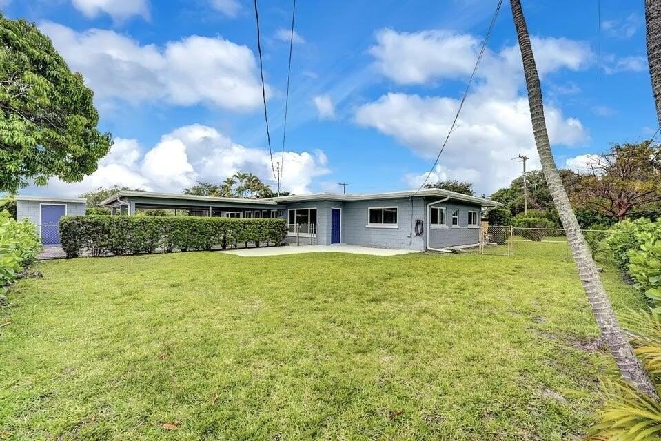 208 Nw 1st St - Photo 3 of 25