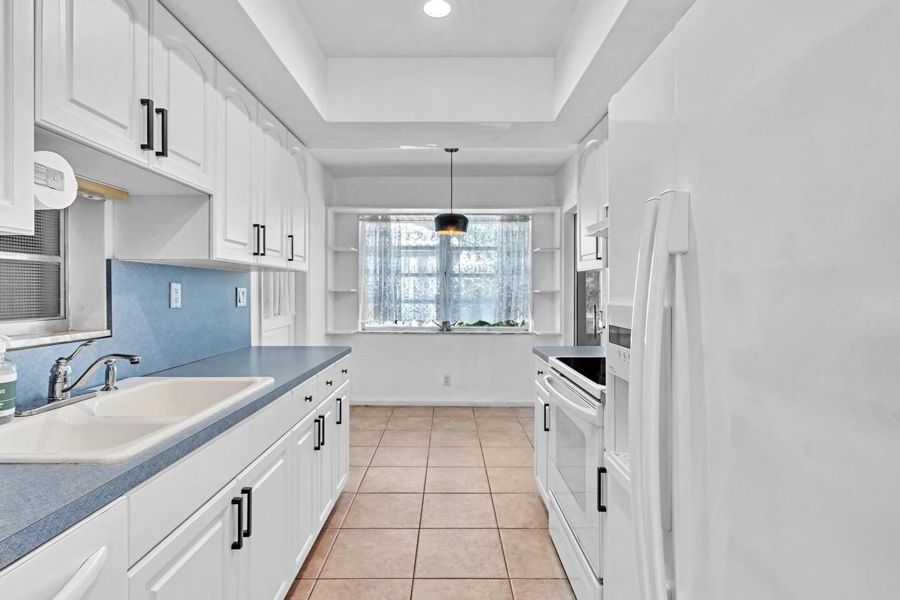 313 Nw 42nd St - Photo 6 of 42