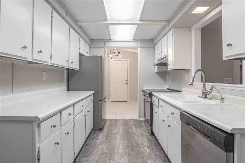 19115 Homestead Cir - Photo 7 of 27