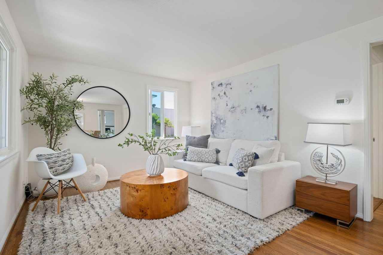 927 Olive St - Photo 3 of 18