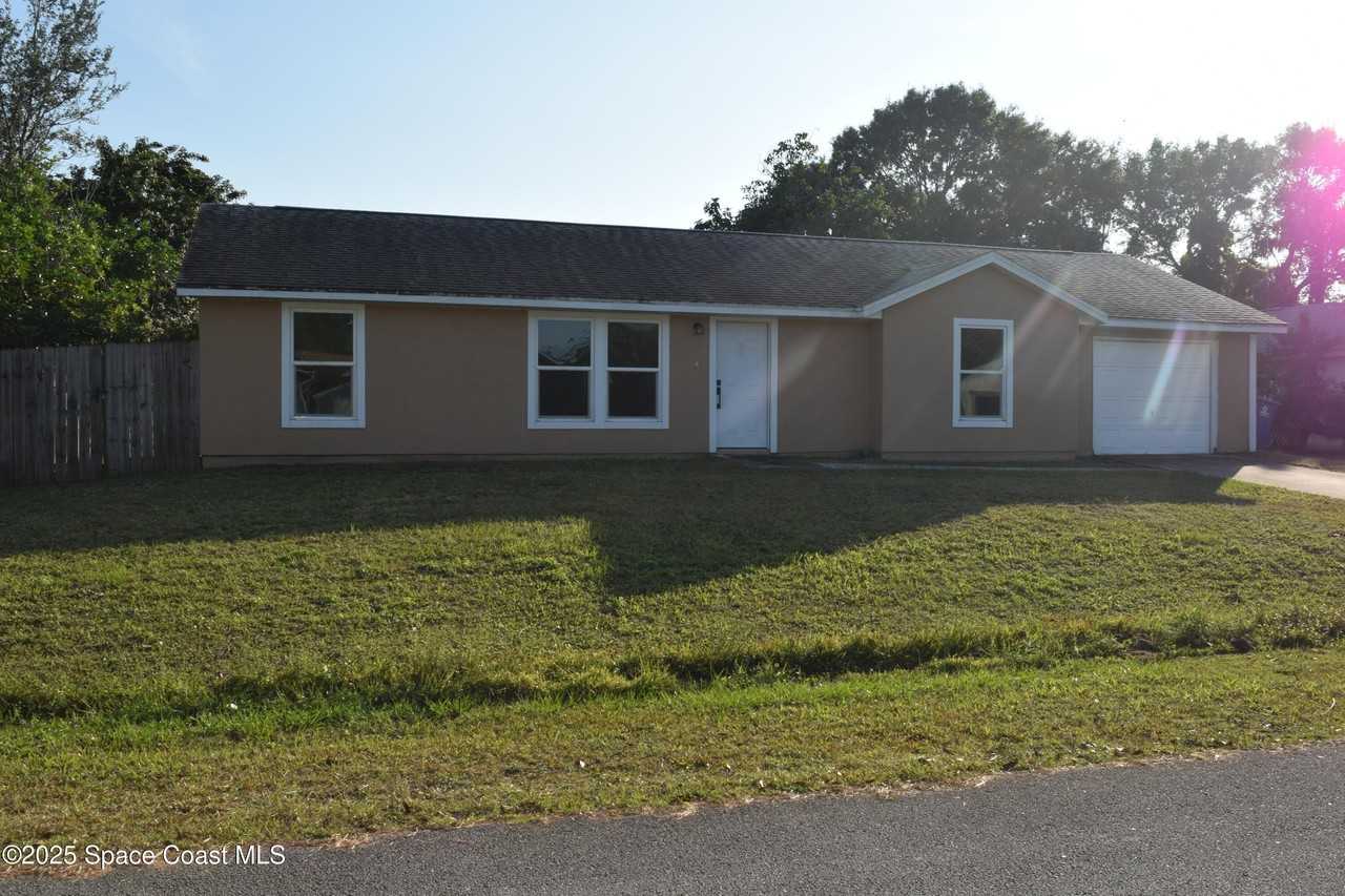 1756 Jacobin St Nw - Photo 2 of 23