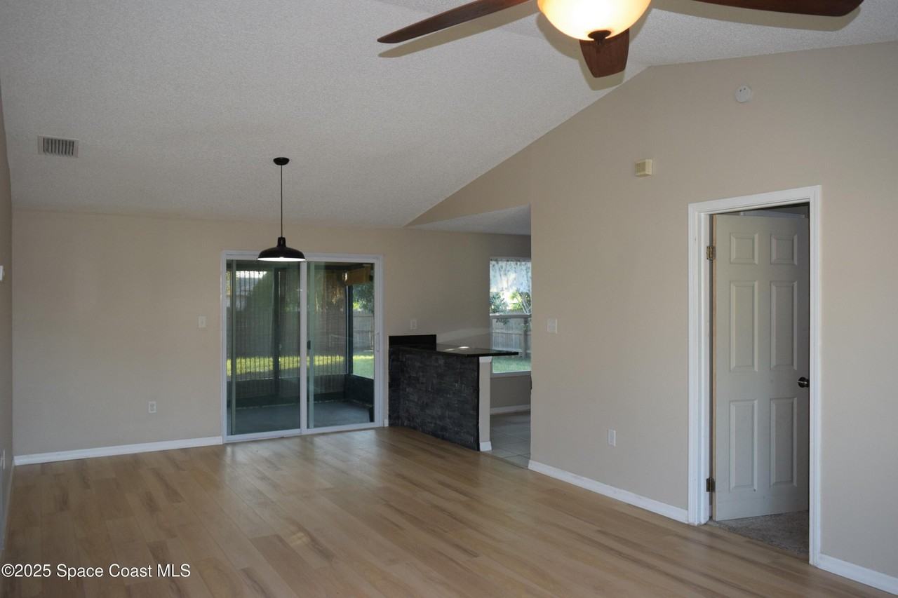 1756 Jacobin St Nw - Photo 4 of 23