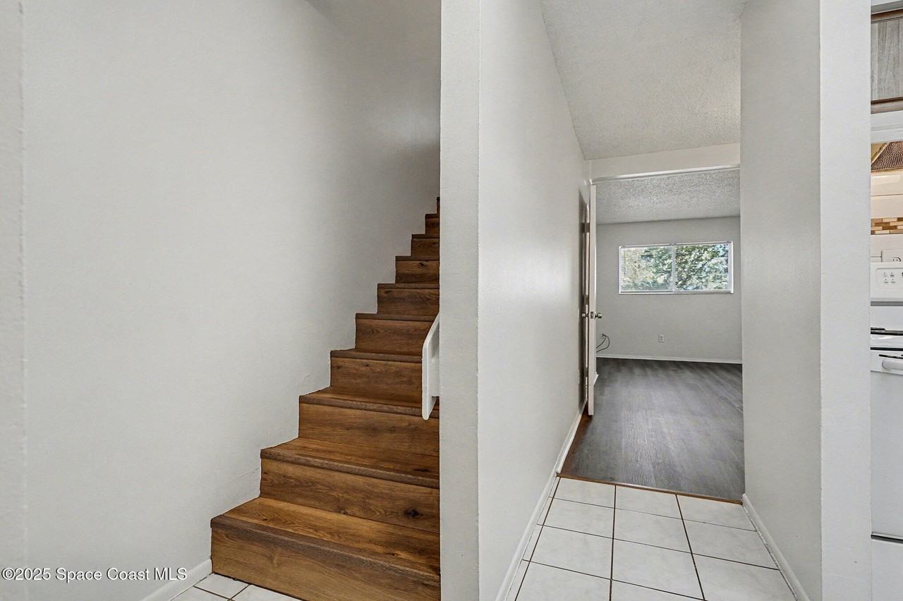 204 W Seminole Ave Apt 13 #13 - Photo 3 of 26