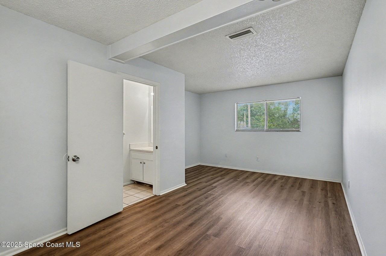 204 W Seminole Ave Apt 13 #13 - Photo 7 of 26