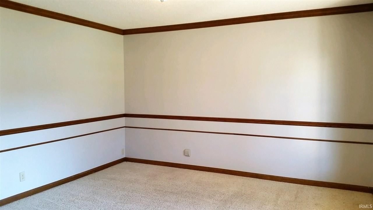 2939 Woodside Ct - Photo 4 of 21