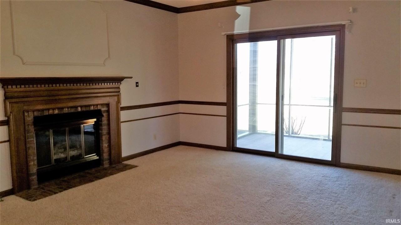 2939 Woodside Ct - Photo 7 of 21