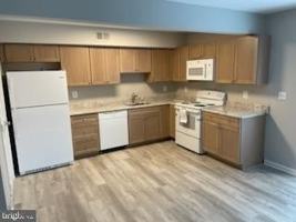 featured image of 1780 Belle Dr Apt B #Apt B